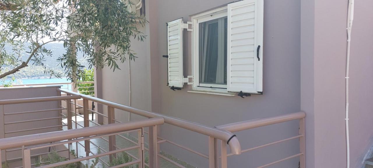 Guesthouse Eirini Porto Germeno Bagian luar foto